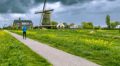 Man is hardlopen in Nootdorp